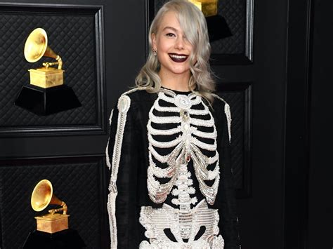 phoebe bridgers skeleton suit.